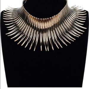 GOLD TONE NECKLACE CHOKER